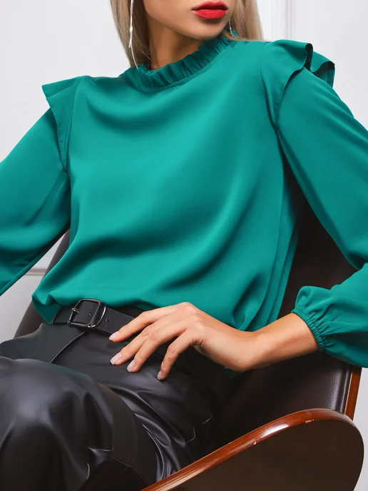 Блузка нарядная праздничная image